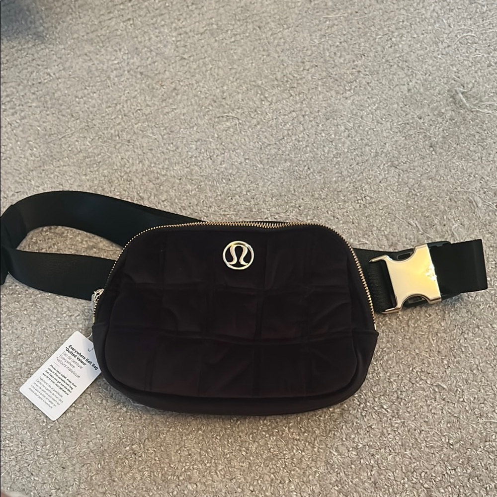 Lululemon everywhere velvet belt bag